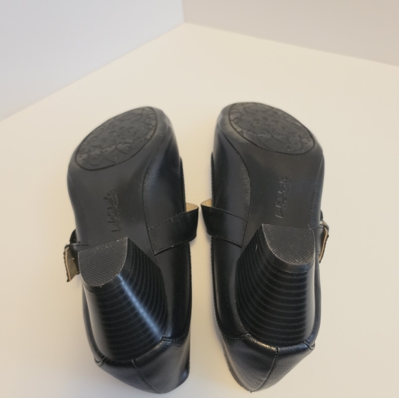 Life Stride Black Heeled Mary Janes - Picture 8 of 9
